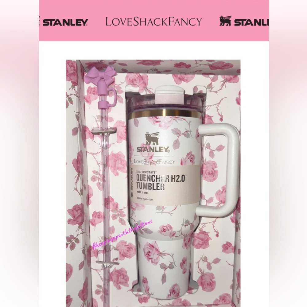 Stanley x LoveShackFancy Quencher
40oz tumbler